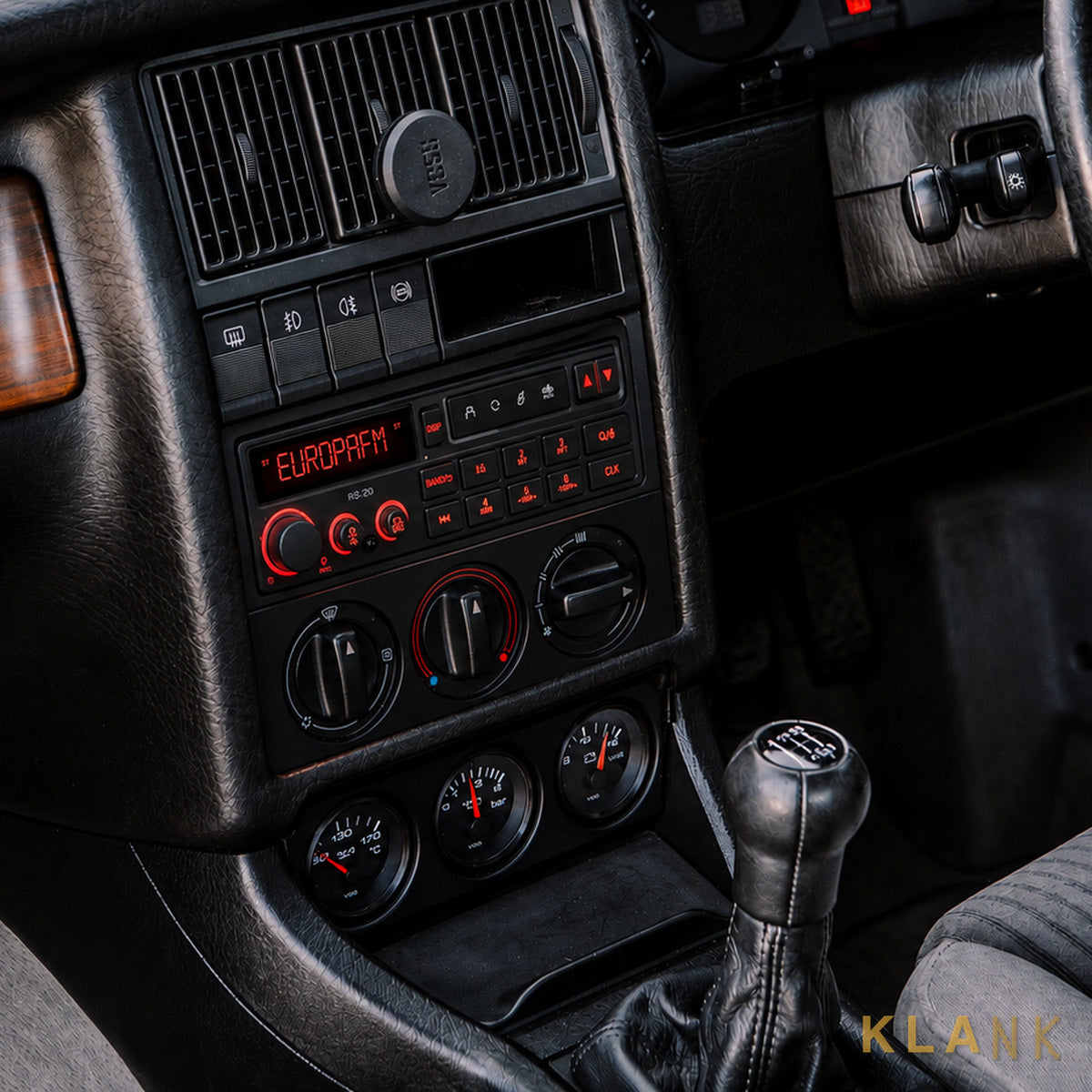 KLANK radio fitted — Preset EQ · Red backlight